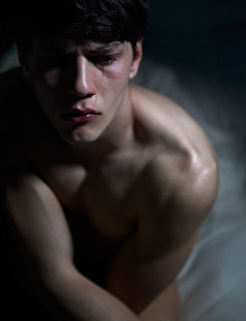 Simone Nobilli Stars in Inner#Scars by Luca Finotti for Dust Magazine simone nobili dust16 Simone Nobilli Stars in Inner#Scars by Luca Finotti for Dust Magazine