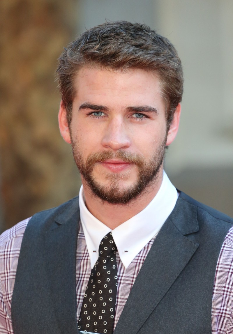 The Celebrity Mustache : From Brad Pitt to Zac Efron liam hemsworth4 800x1147 The Celebrity Mustache : From Brad Pitt to Zac Efron