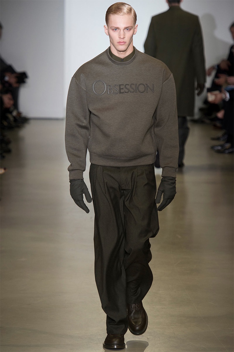 Harry Styles Performs in Calvin Klein Obsession Sweatshirt The Fashionisto