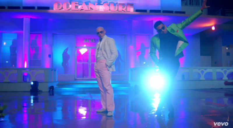 En capturant une version moderne du style Miami Vice, les chanteurs Pitbull et Chris Brown optent pour une version très colorée en rose et citron vert pour leur clip vidéo de Fun.