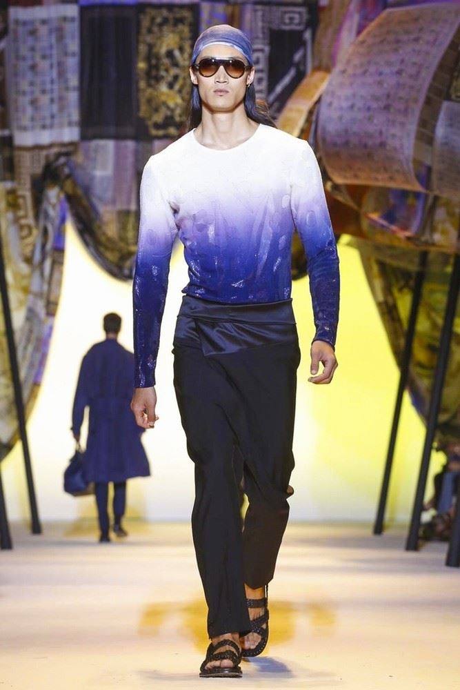 versace-spring-summer-2016-milan-fashion-week-43