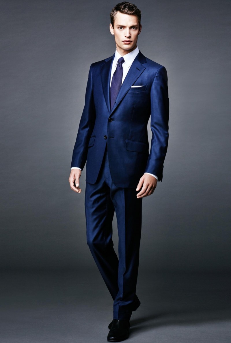 James Bond Suit 117