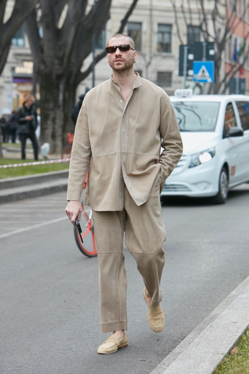 Relaxed anniversary look man