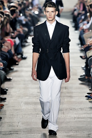 Raf Simons Spring 2010 – The Fashionisto