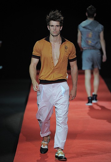 Vivienne Westwood Spring 2010 – The Fashionisto