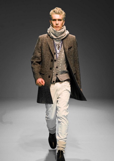 Gazzarrini Fall 2009 – The Fashionisto