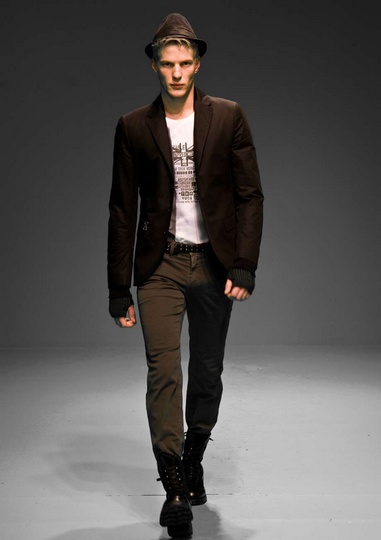 Gazzarrini Fall 2009 – The Fashionisto