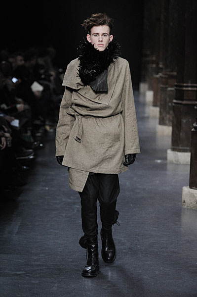 Paris Fashion Week | Ann Demeulemeester Fall 2010 – The Fashionisto