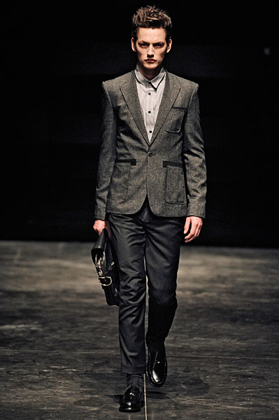 Paris Fashion Week | Gaspard Yurkievich Fall 2010 – The Fashionisto