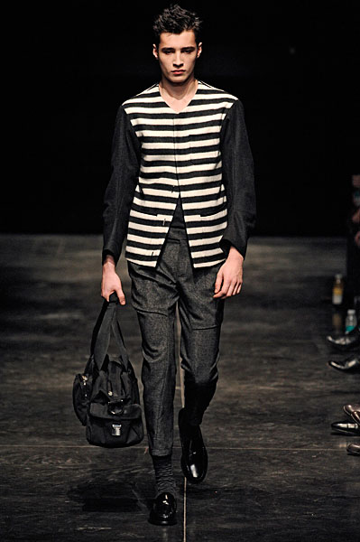 Paris Fashion Week | Gaspard Yurkievich Fall 2010 – The Fashionisto