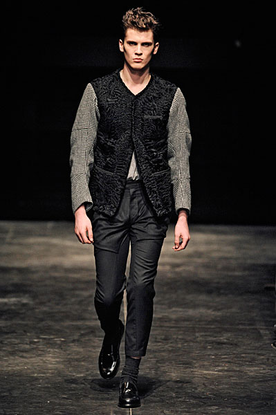 Paris Fashion Week | Gaspard Yurkievich Fall 2010 – The Fashionisto