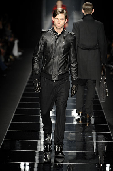 Milan Fashion Week | John Richmond Fall 2010 – The Fashionisto