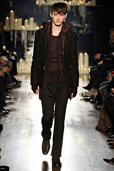 johnv thefashionisto10