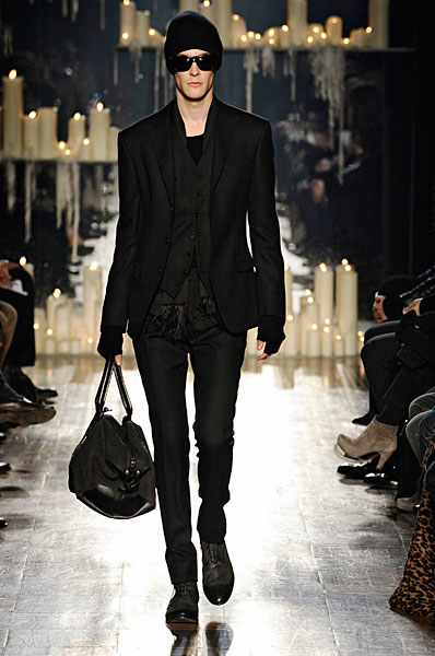 johnv thefashionisto13