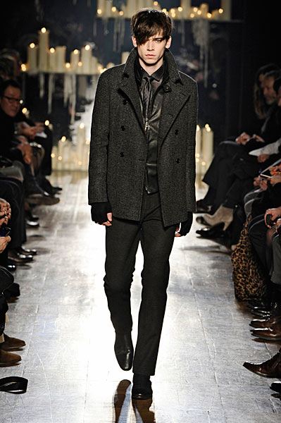 johnv thefashionisto26