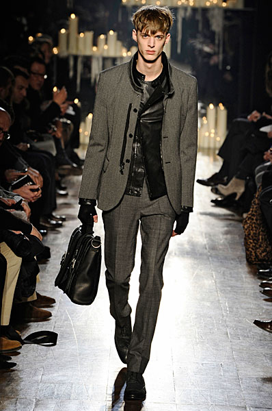 johnv thefashionisto27