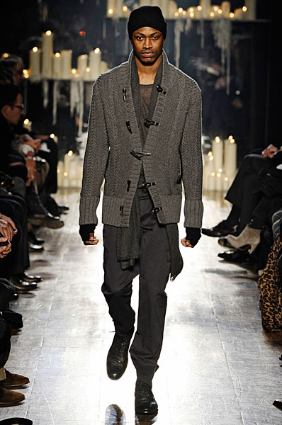 johnv thefashionisto28