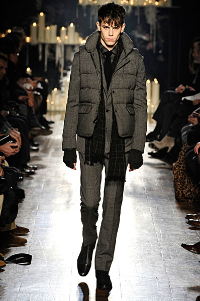 johnv thefashionisto29