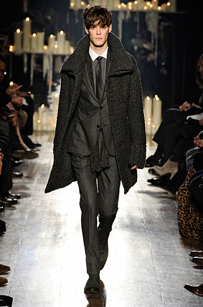 johnv thefashionisto30