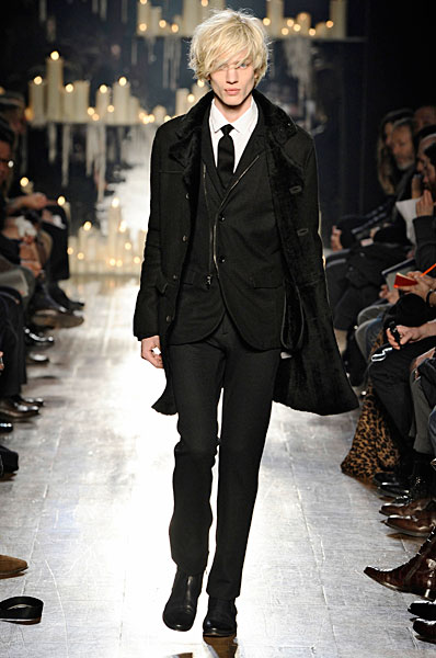 johnv thefashionisto4