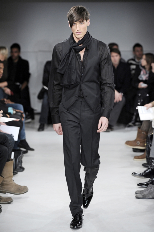 Paris Fashion Week | Smalto Fall 2010 – The Fashionisto