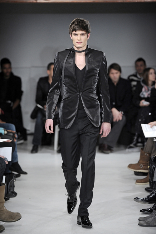 Paris Fashion Week | Smalto Fall 2010 – The Fashionisto