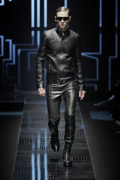 versace thefashionisto42