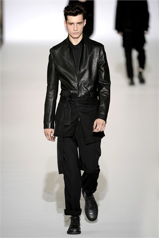 Kris Van Assche Spring 2011 | Paris Fashion Week – The Fashionisto