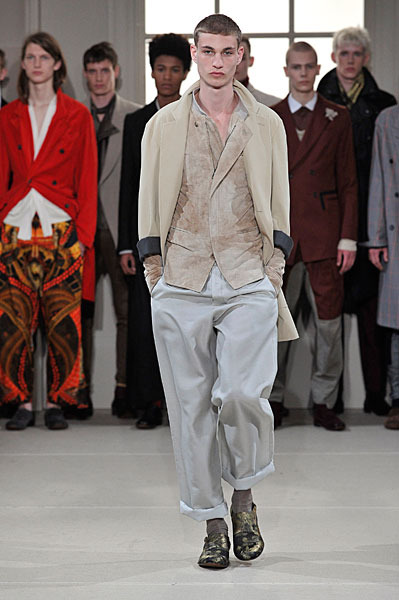 Alexander McQueen Spring 2011 | Milan Fashion Week