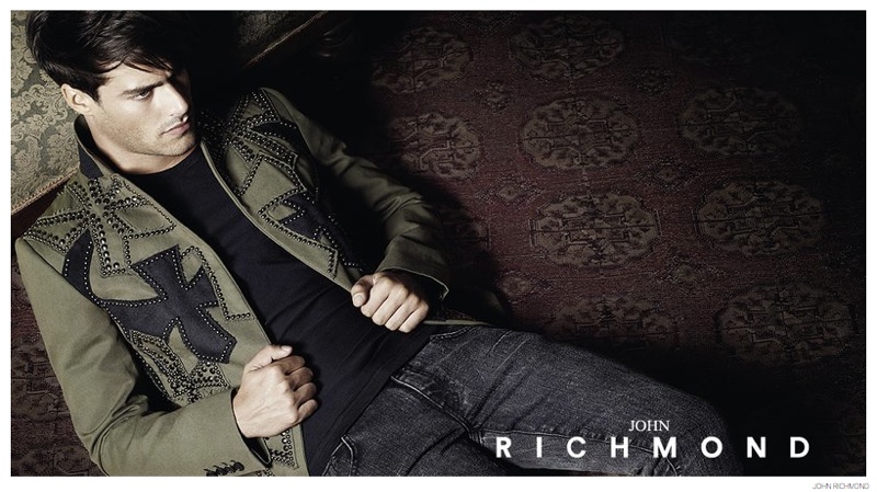 John-Richmond-Fall-Winter-2010-Campaign-Goncalo-Teixeira-003