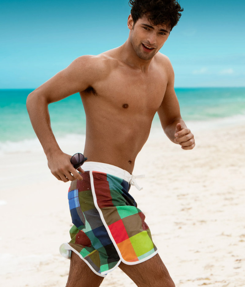 Sean O'Pry for H&M Swim Campaign – The Fashionisto