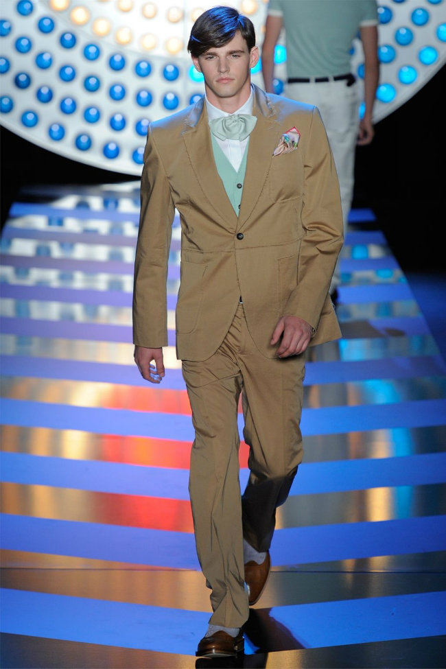 John Galliano Ready To Wear Fashion Show, Collection Fall Winter 2012  presented during Paris Fashion Week. Runway look # 0021 – NOWFASHION