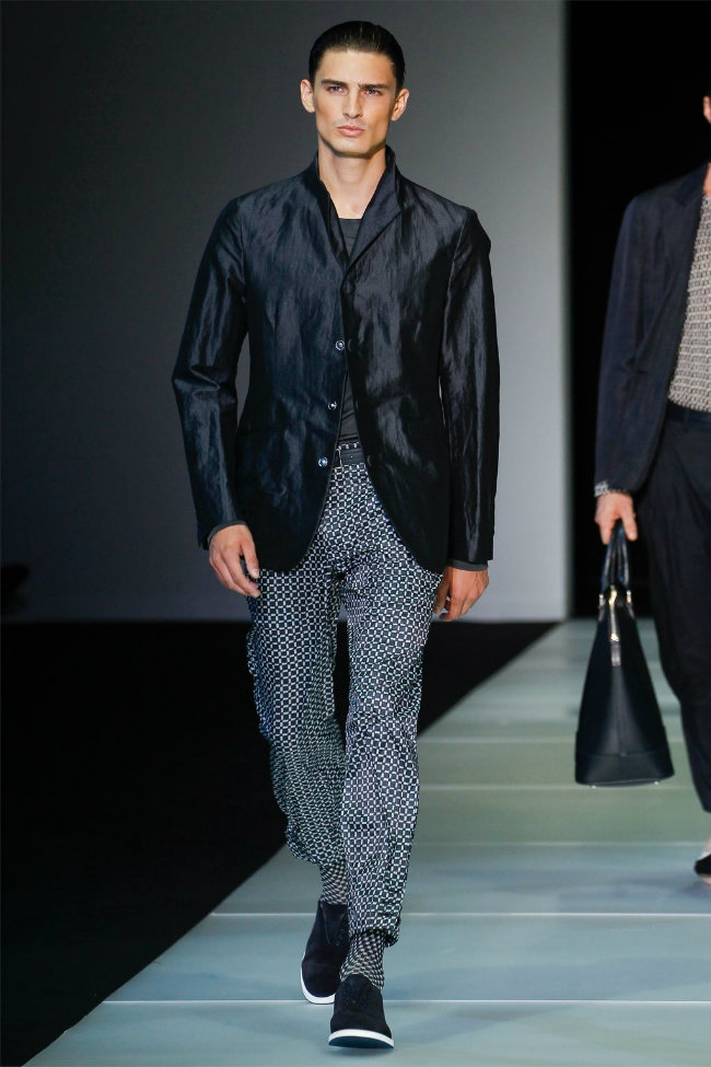 Giorgio Armani Spring 2012 | Milan Fashion Week – The Fashionisto