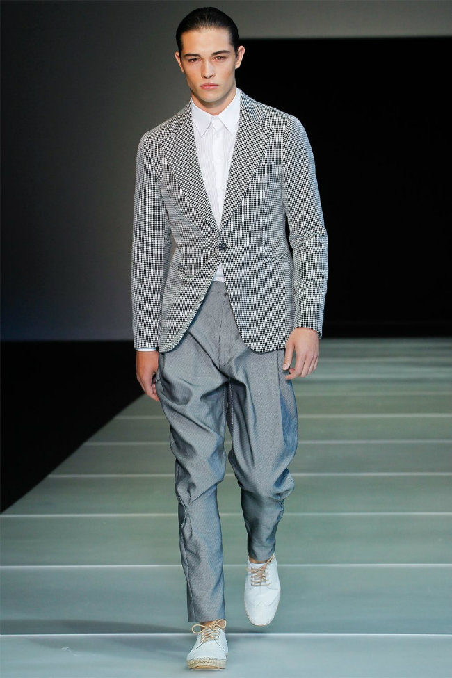 Giorgio Armani Spring 2012 | Milan Fashion Week – The Fashionisto