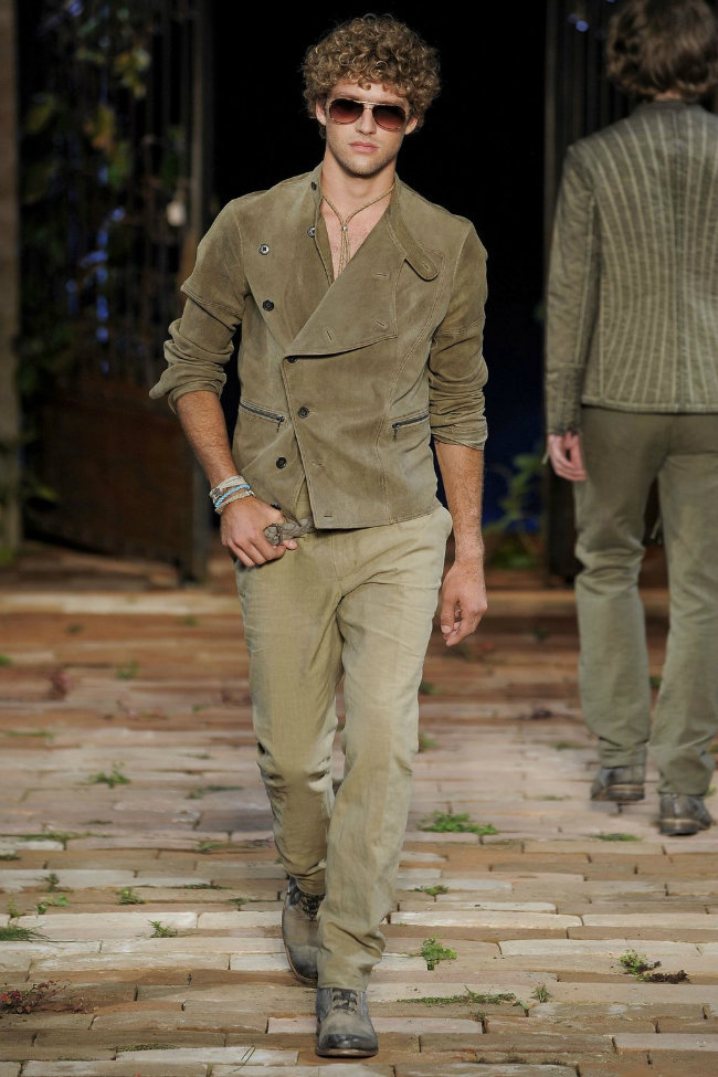 johnvarvatos25