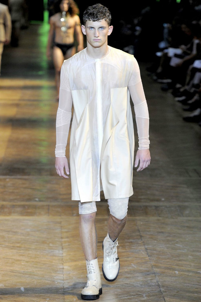 Mugler Spring 2012 | Paris Fashion Week – The Fashionisto