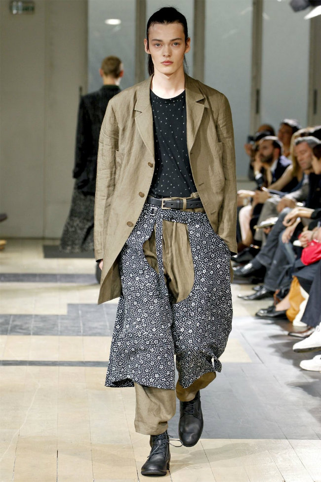 Yohji Yamamoto Spring 2012 | Paris Fashion Week – The Fashionisto