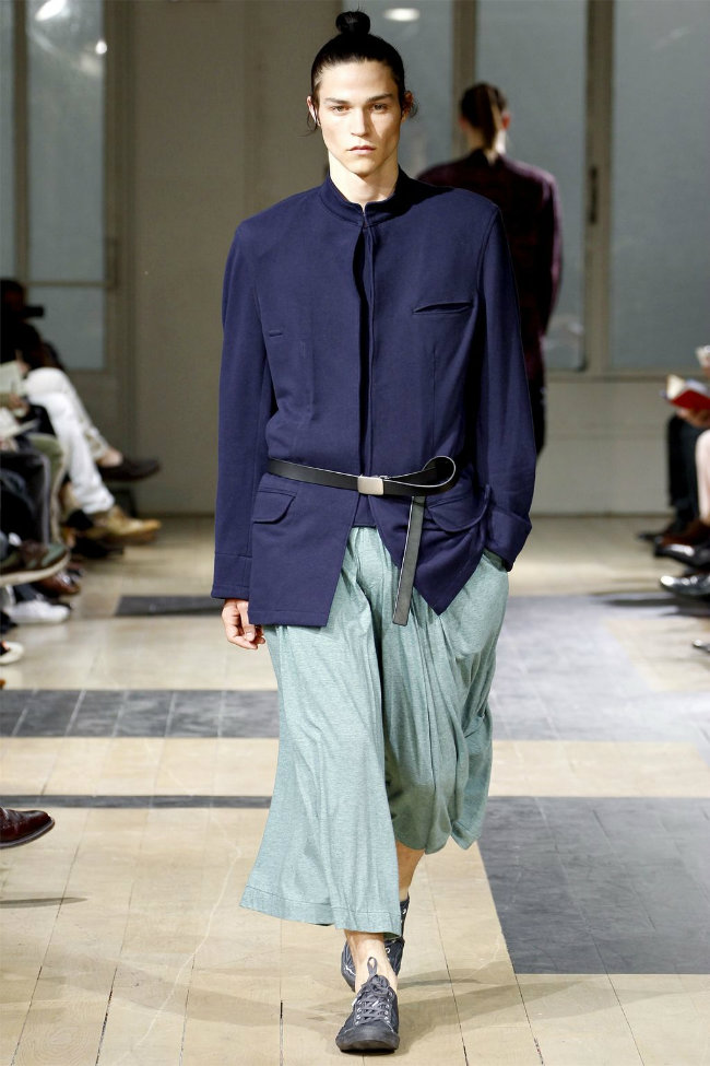 Yohji Yamamoto Spring 2012 | Paris Fashion Week – The Fashionisto