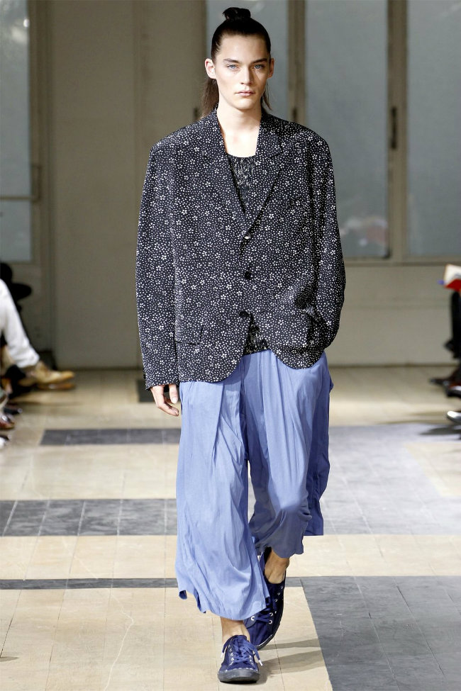 Yohji Yamamoto Spring 2012 | Paris Fashion Week – The Fashionisto
