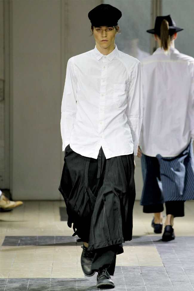 Yohji Yamamoto Spring 2012 | Paris Fashion Week – The Fashionisto