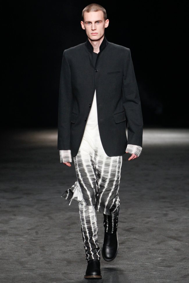 Ann Demeulemeester Fall/Winter 2012 | Paris Fashion Week – The Fashionisto