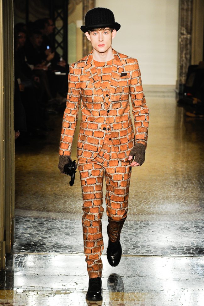 Moschino Fall/Winter 2012 | Milan Fashion Week