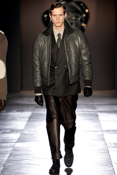 Viktor & Rolf Fall/Winter 2012 | Paris Fashion Week – The Fashionisto