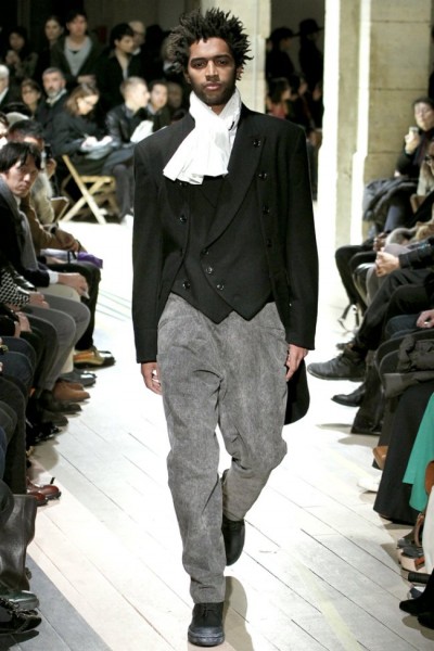 Yohji Yamamoto Fall/Winter 2012 | Paris Fashion Week – The Fashionisto