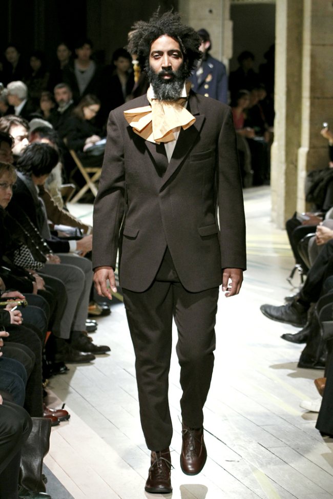 Yohji Yamamoto Fall/Winter 2012 | Paris Fashion Week | The Fashionisto
