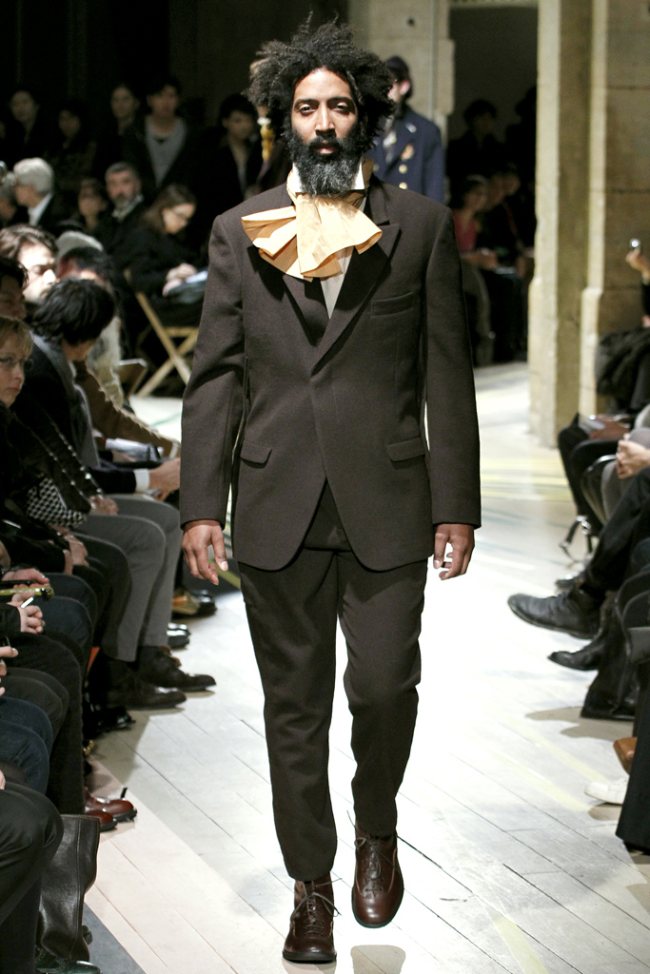 Yohji Yamamoto Fall/Winter 2012 | Paris Fashion Week – The Fashionisto