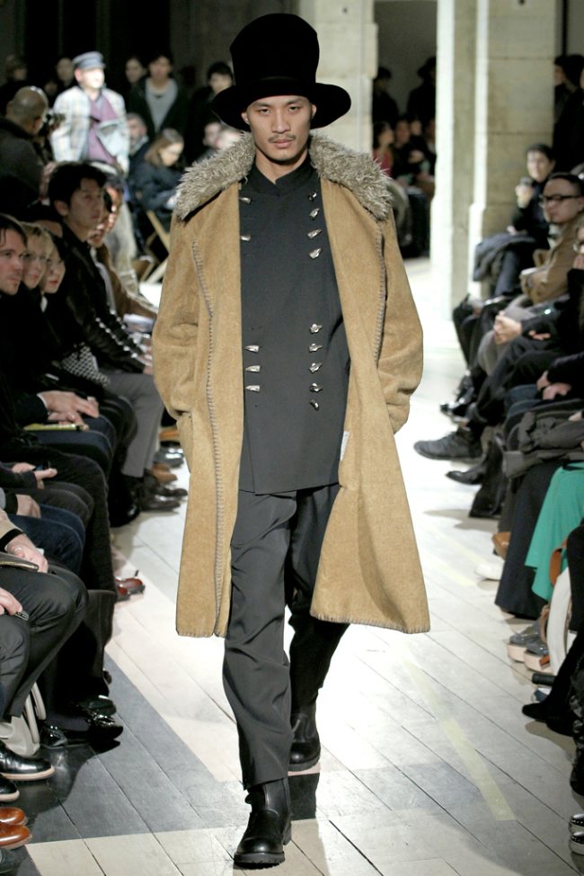 Yohji Yamamoto Fall/Winter 2012 | Paris Fashion Week – The Fashionisto