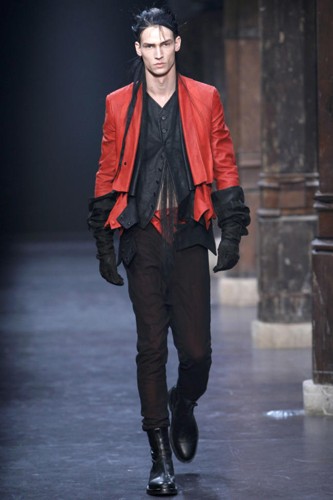 Ann Demeulemeester Fall 2011 | Paris Fashion Week