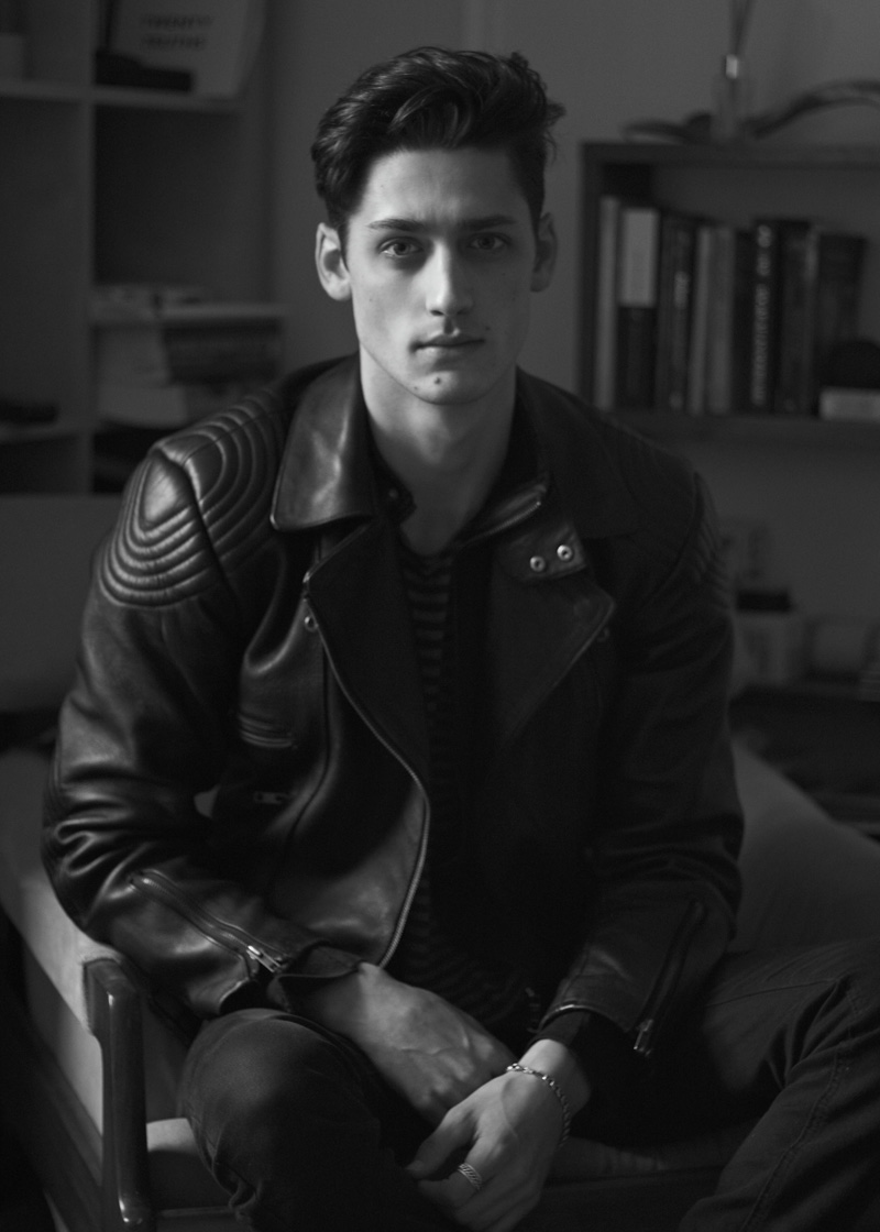 Carlos Ferra Visits with Duane Nasis