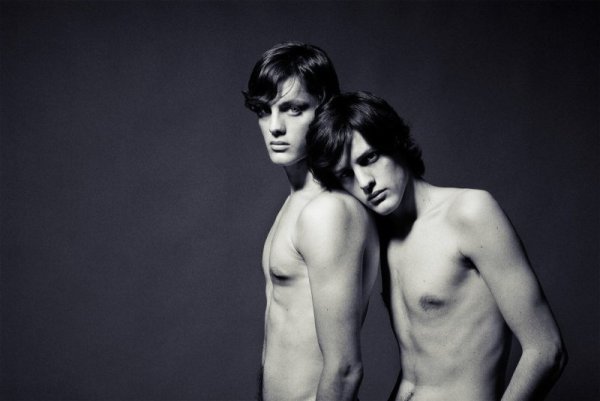 Sed Featuring the Boys of Civiles by Fernando & Víctor